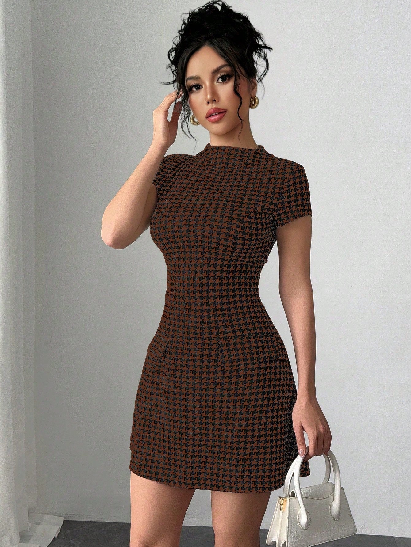 Women’s Woven Fabric Dress, Short Sleeve Design, Patterned Fabric Detail, 1 Piece, For Everyday Wear