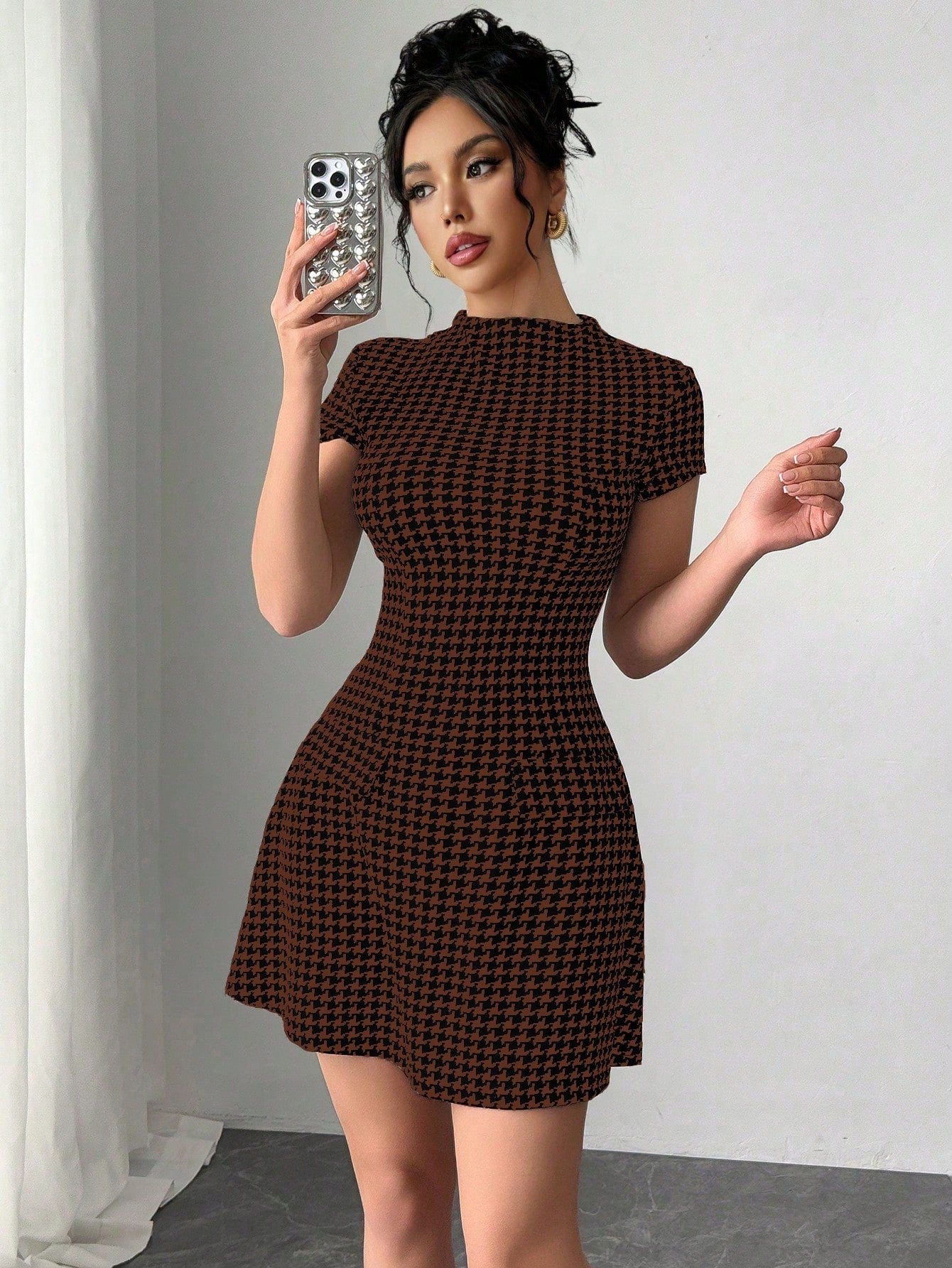 Women’s Woven Fabric Dress, Short Sleeve Design, Patterned Fabric Detail, 1 Piece, For Everyday Wear