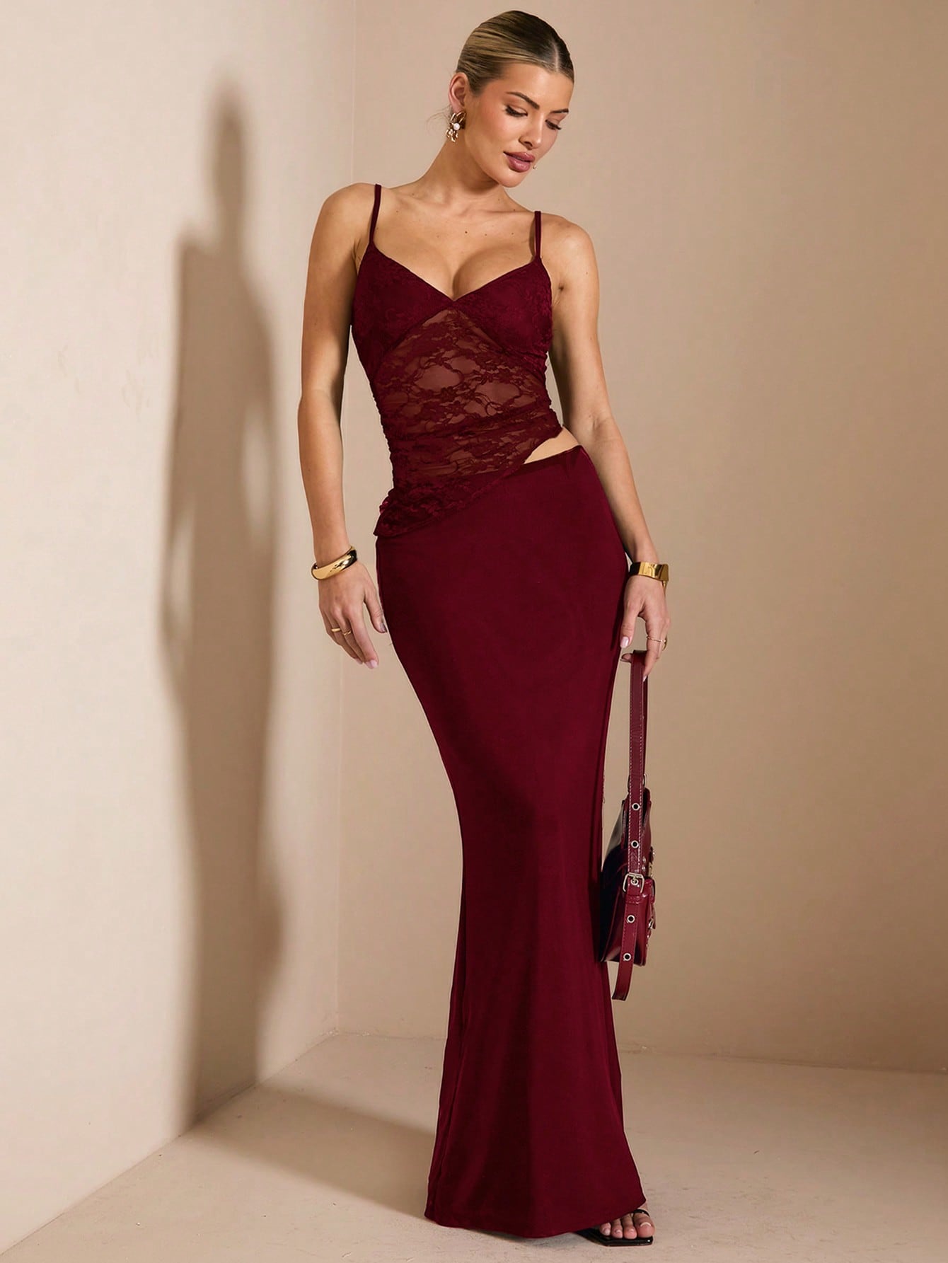 Women’s Black Lace Maxi Dress, Sleeveless Design, Scoop Neck, Mesh Fabric, Suitable for Casual Wear and Parties