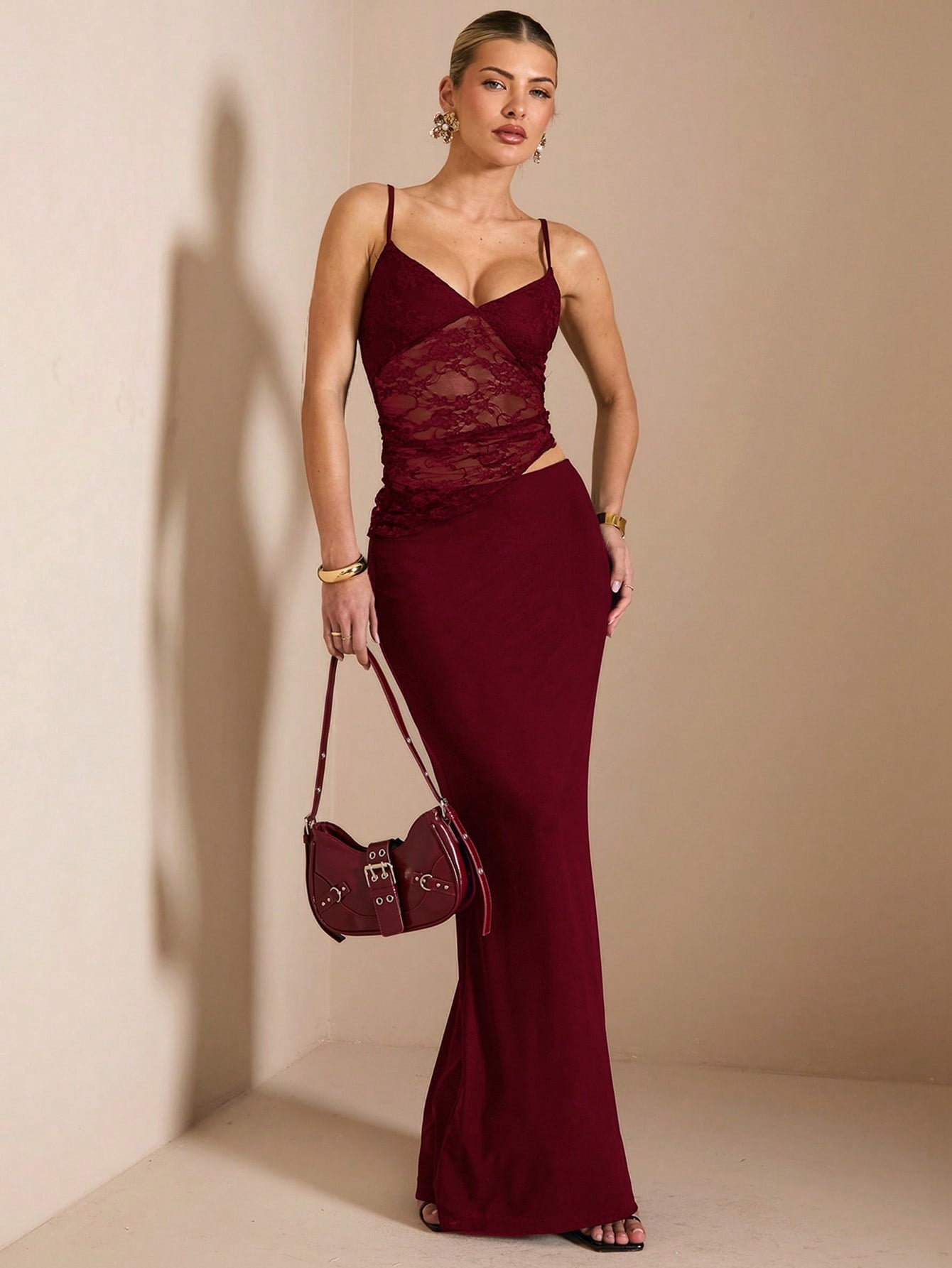 Women’s Black Lace Maxi Dress, Sleeveless Design, Scoop Neck, Mesh Fabric, Suitable for Casual Wear and Parties