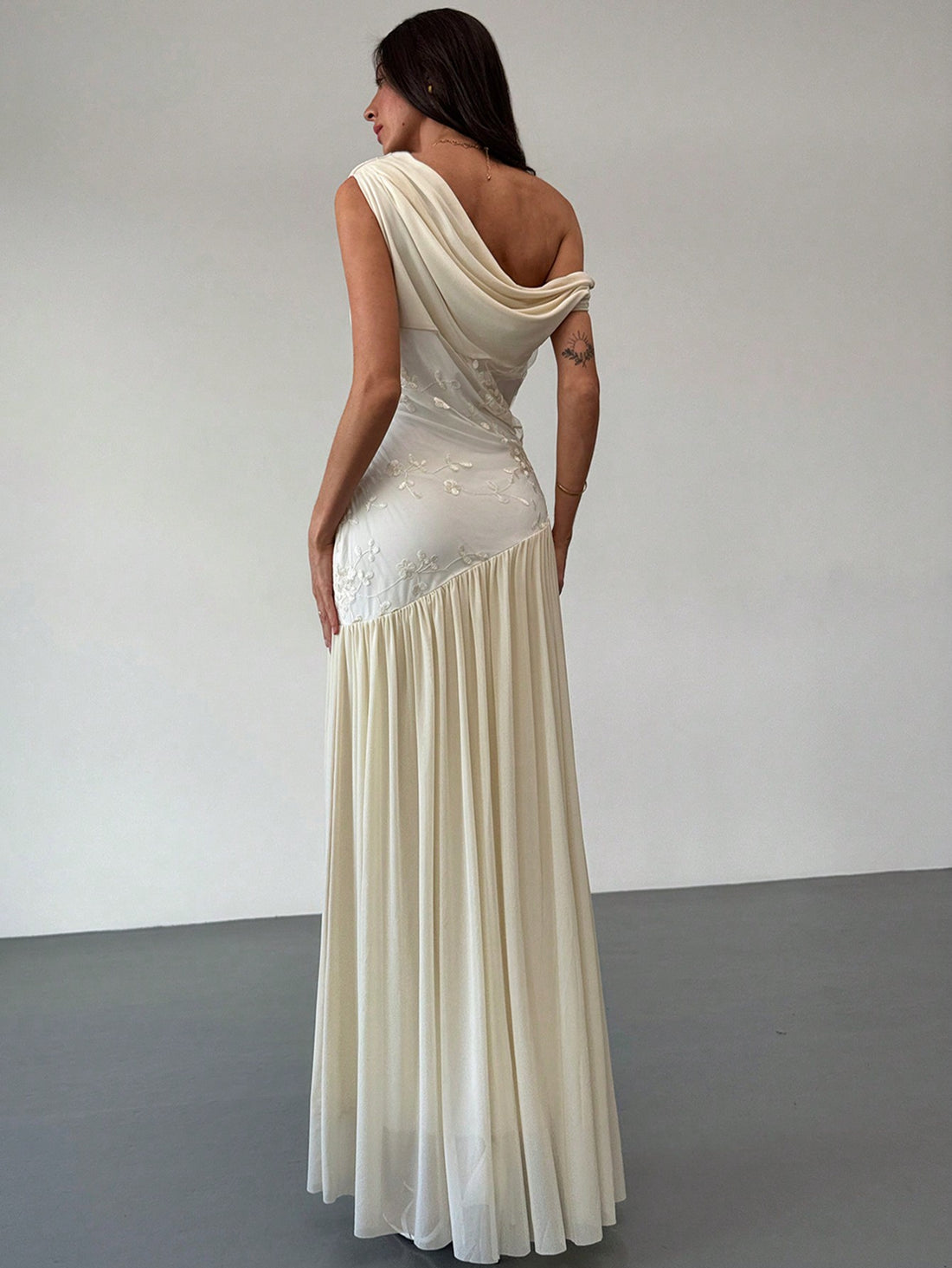 Off-Shoulder Contrast Color Mesh Floral Embroidered Asymmetric Hem Maxi Stretch Dress for Summer and Spring Occasions