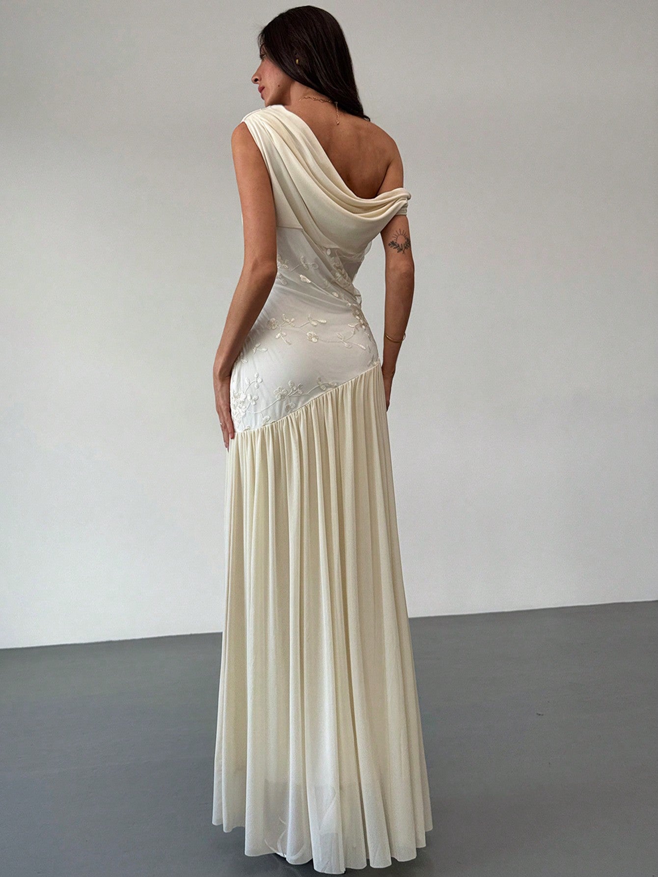 Off-Shoulder Contrast Color Mesh Floral Embroidered Asymmetric Hem Maxi Stretch Dress for Summer and Spring Occasions