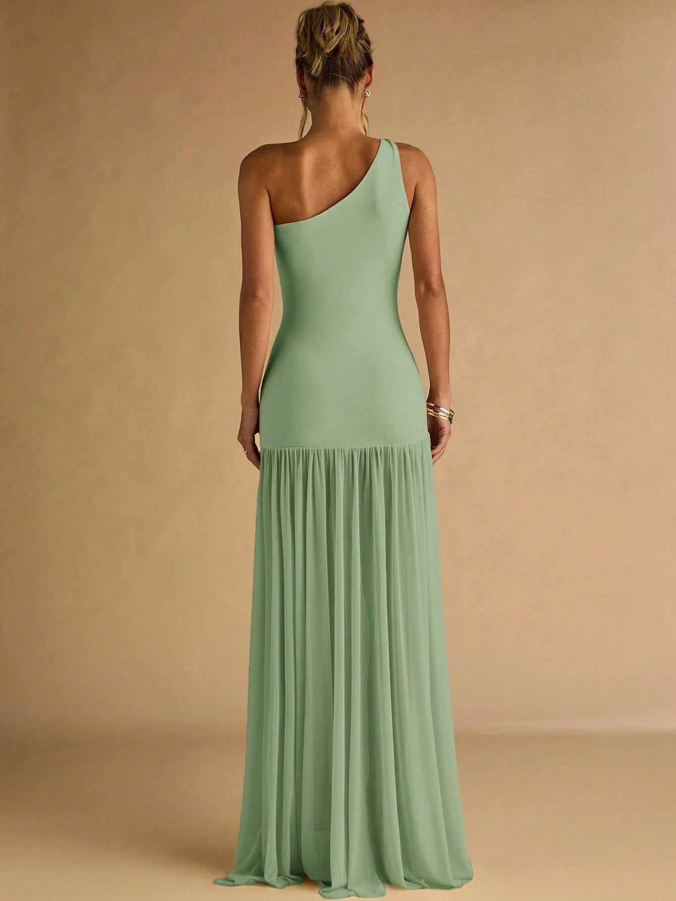 Asymmetric Shoulder Bodycon Dress with Metal Buckle Detail and Sheer Hem for Fall Wedding Guest Occasions