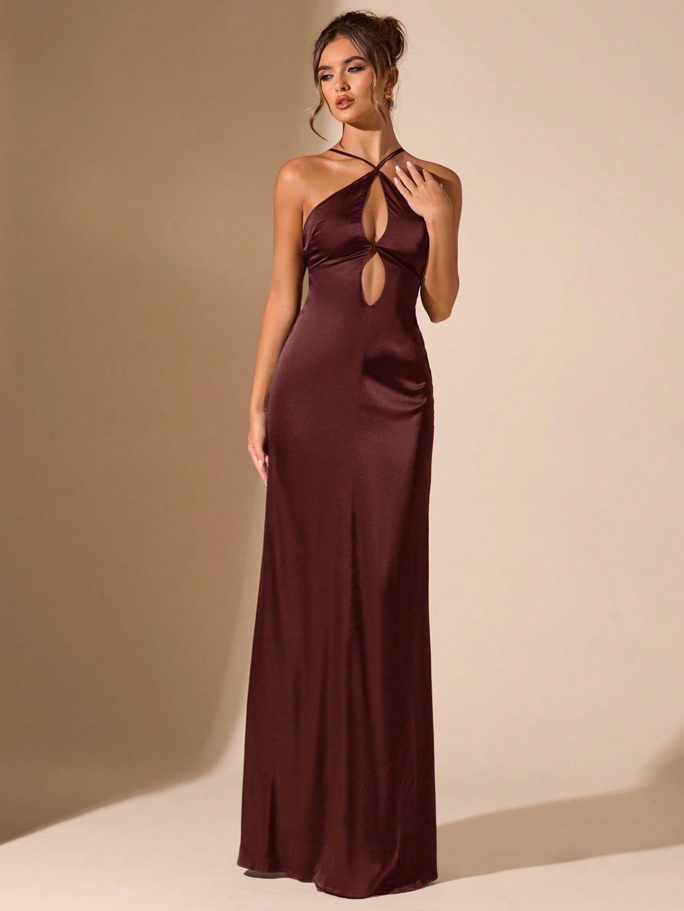 Minimalist Halter Neck Backless Maxi Dress for Graduation, Formal, Cocktail, and Wedding Guest Occasions