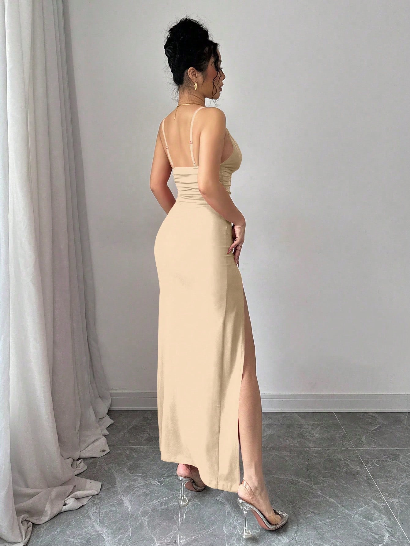 Women’s Ruffle Strap Dress with High Slit, Long Length, Suitable for Parties and Special Occasions