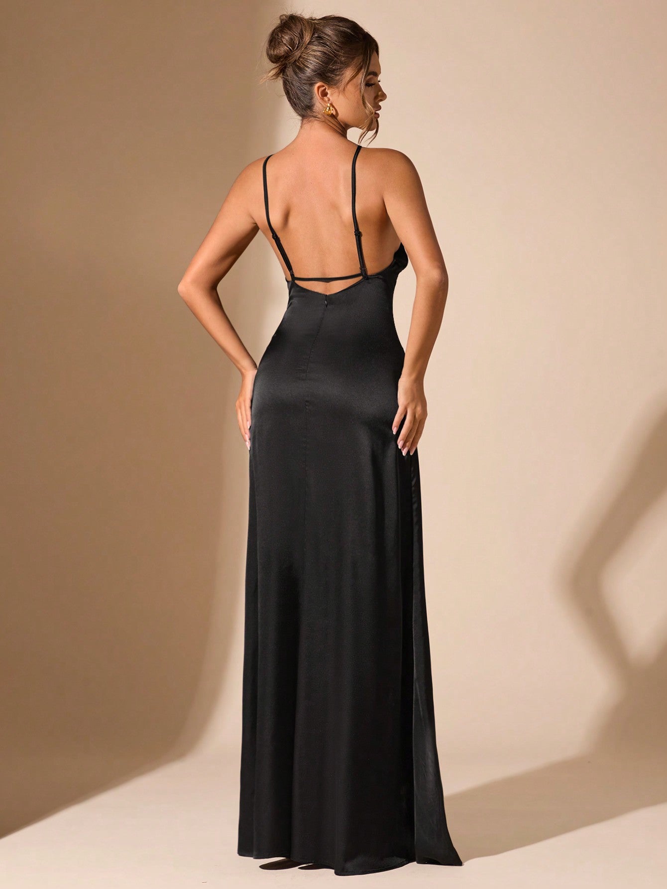 Minimalist Halter Neck Backless Maxi Dress for Graduation, Formal, Cocktail, and Wedding Guest Occasions