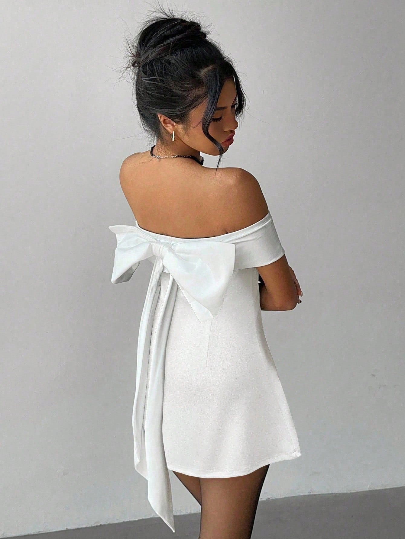 Off-Shoulder Bow Detail Dress for Party and Special Occasions
