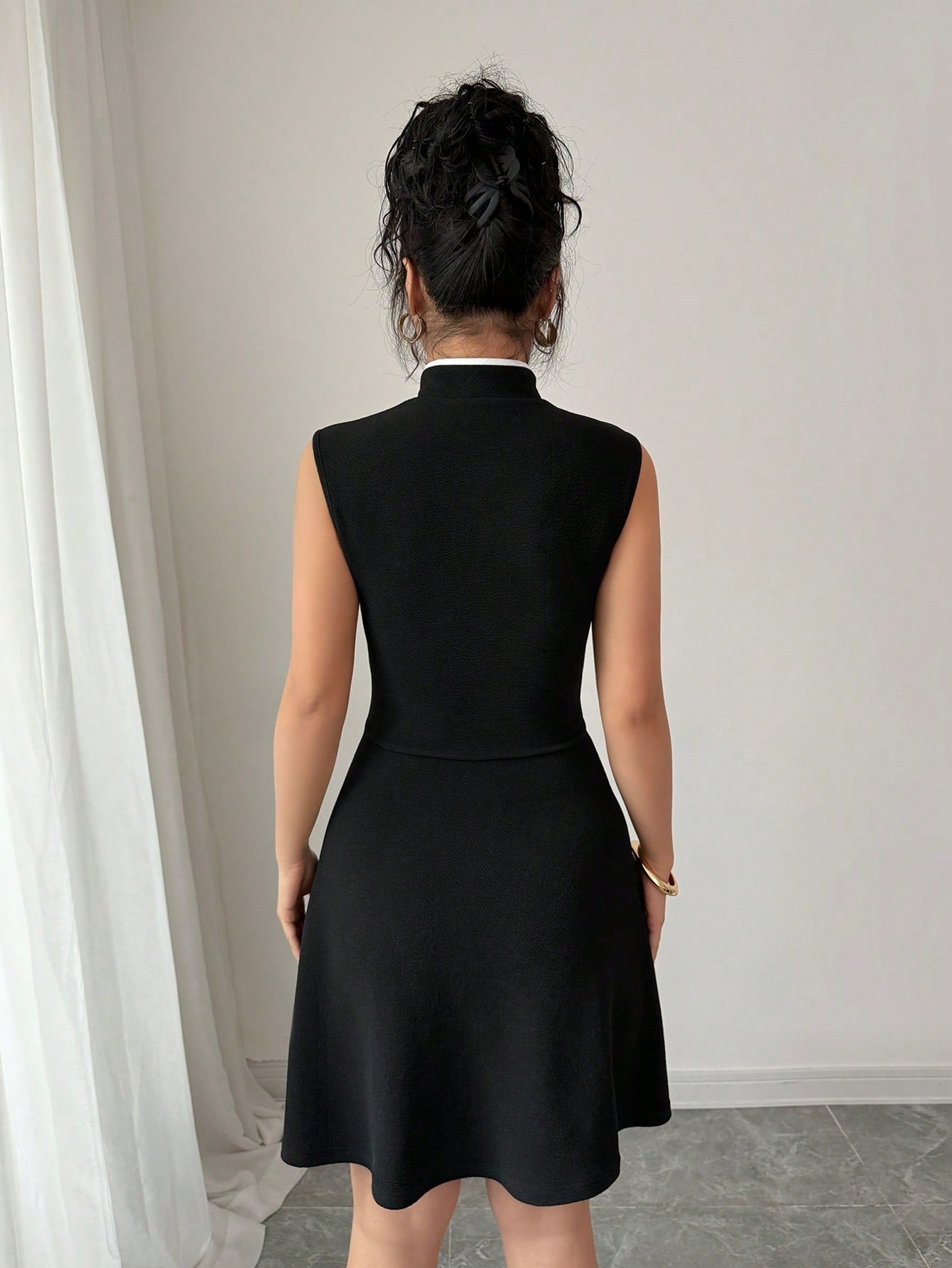 Polo Collar Color Block Dress with Button Detail and Clean Structured Design for Everyday Styling