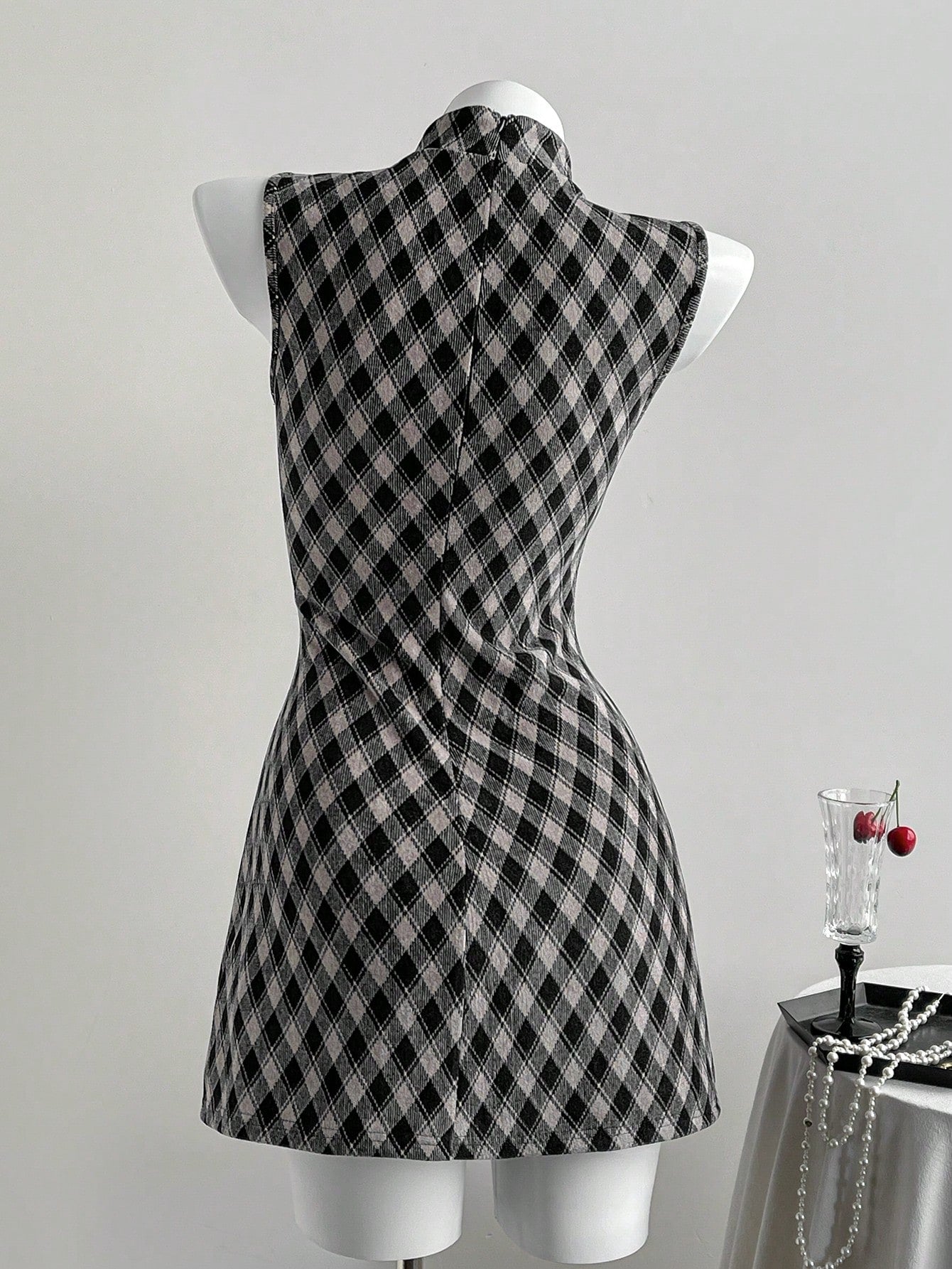 Women’s Knit Fabric Sleeveless Mini Dress, Mandarin Collar Design with Waist Detail, Plaid Pattern, 1 Piece, For Commuting and Daily Wear