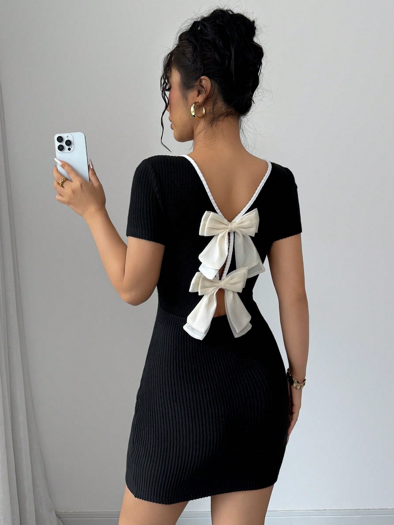 French Style Short Sleeve Mini Dress with Tie Back Detail and Clean Design for Everyday Wear