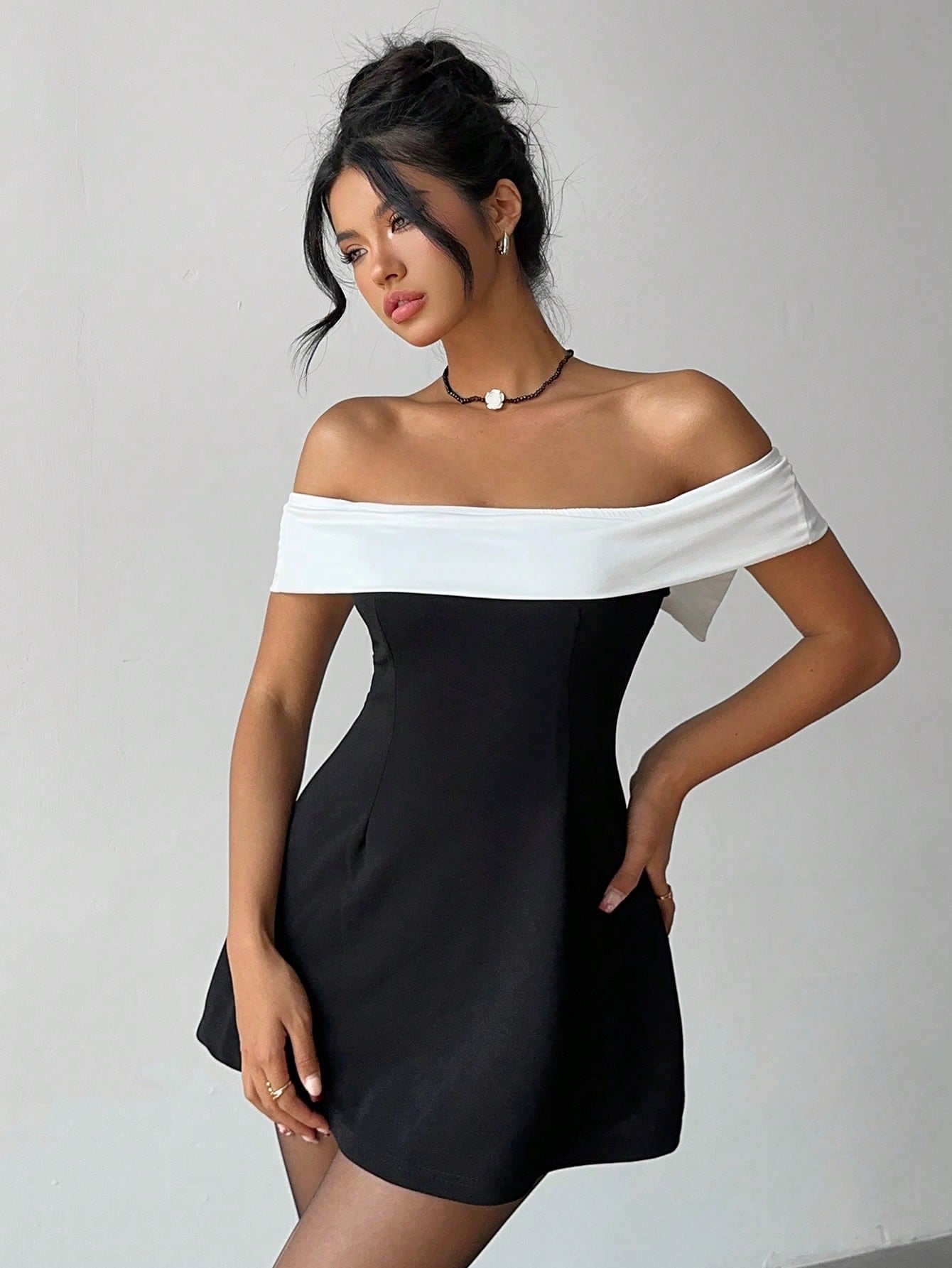 Off-Shoulder Bow Detail Dress for Graduation and Special Occasions