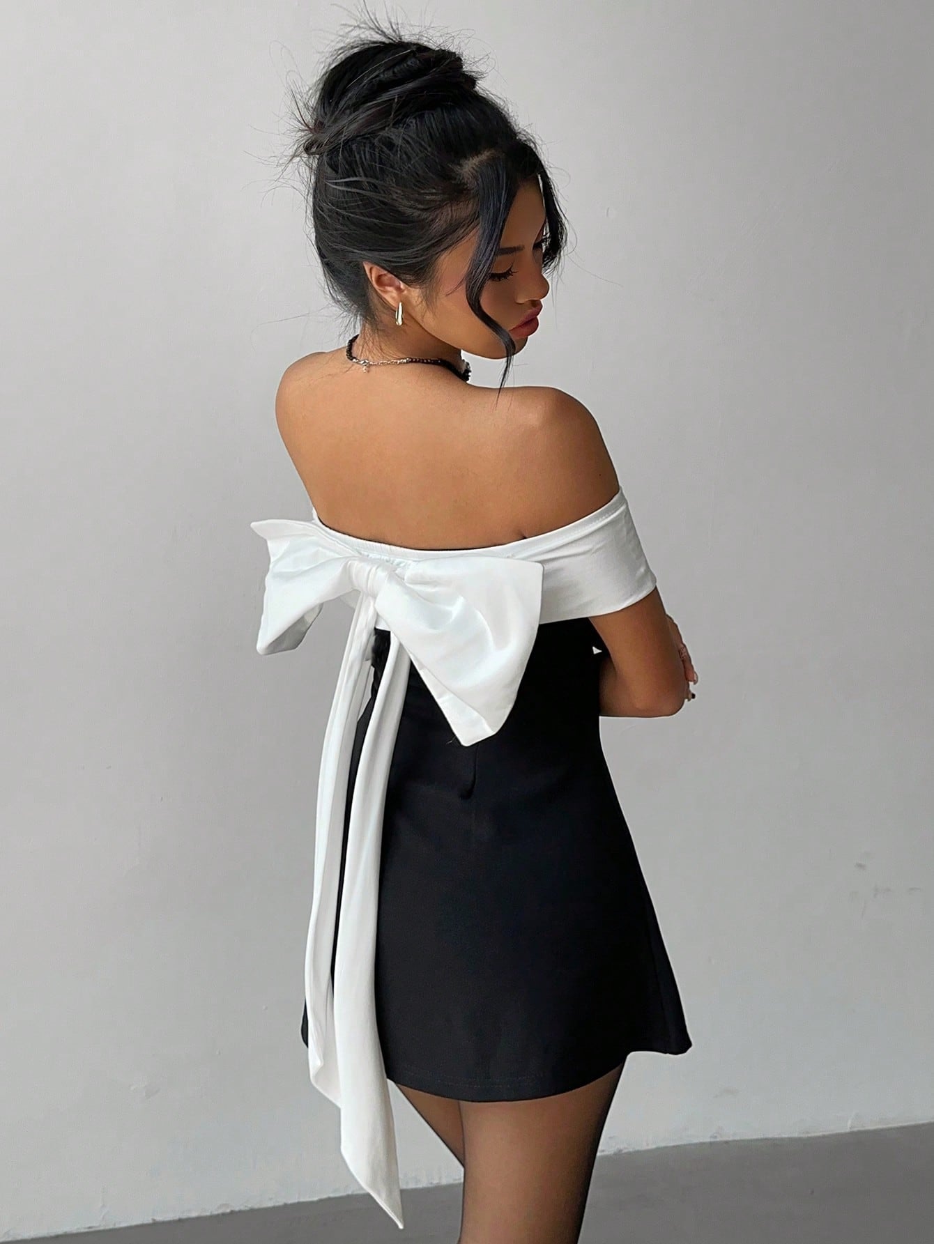 Off-Shoulder Bow Detail Dress for Graduation and Special Occasions