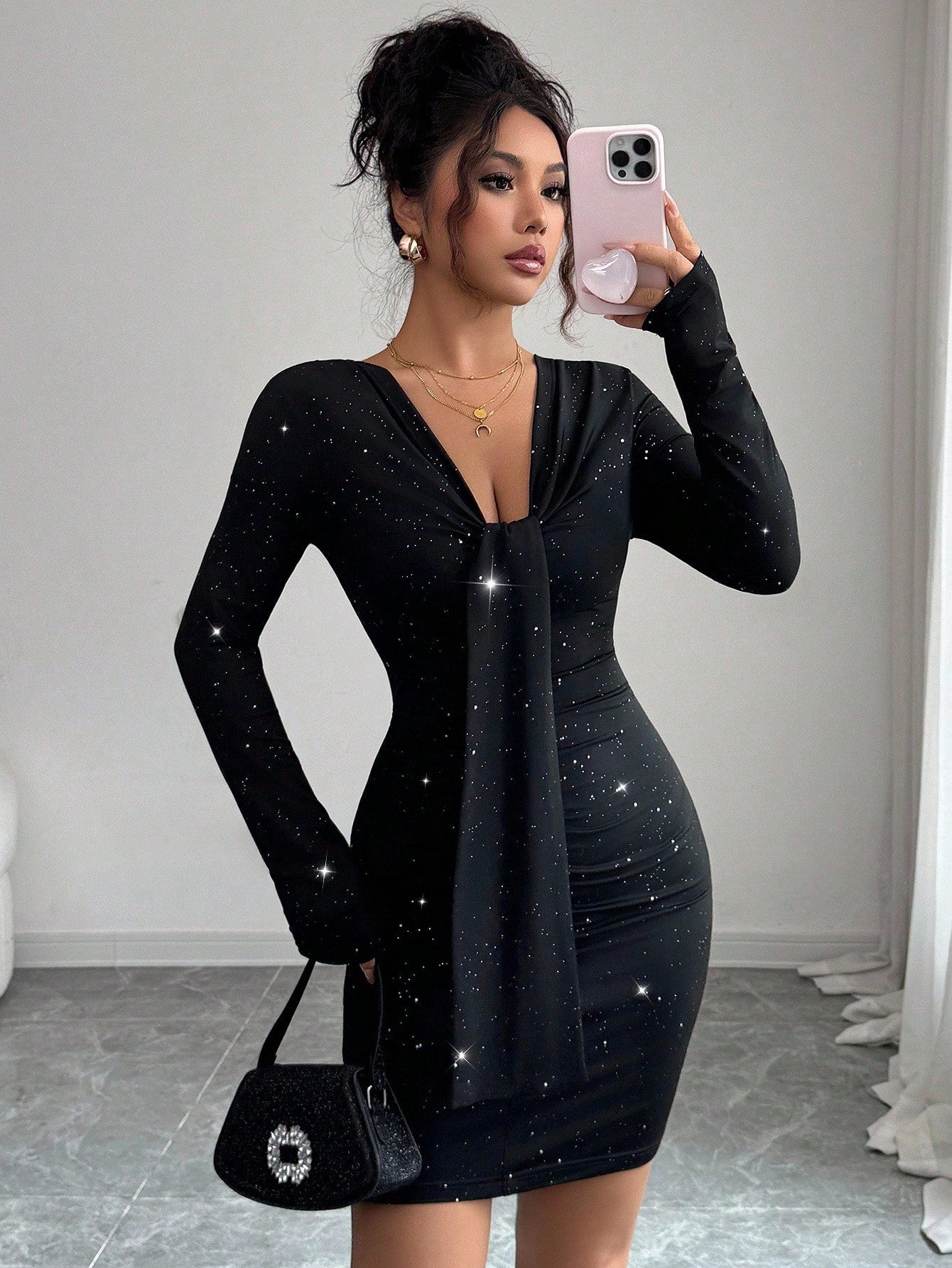 V-Neck Long Sleeve Bodycon Mini Dress for Daily and Party Occasions