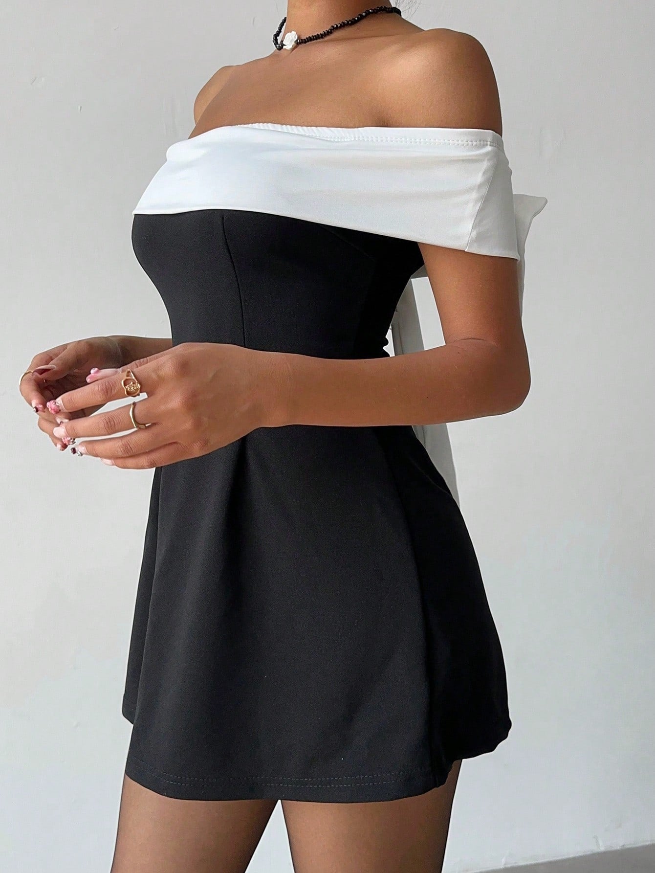 Off-Shoulder Bow Detail Dress for Graduation and Special Occasions