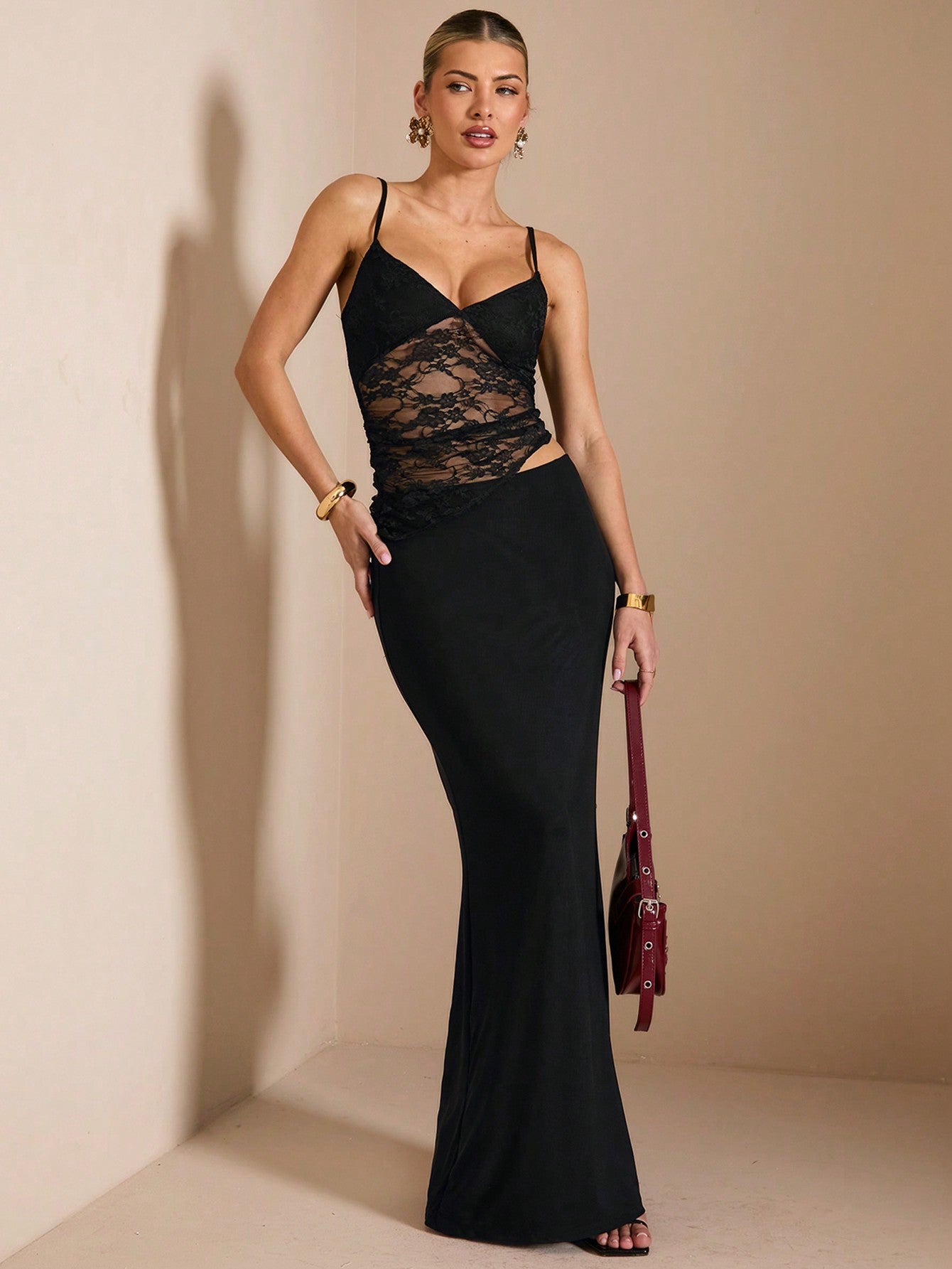 Women’s Black Lace Maxi Dress, Sleeveless Design, Scoop Neck, Mesh Fabric, Suitable for Casual Wear and Parties