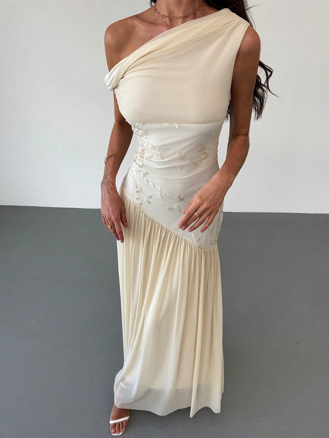 Off-Shoulder Contrast Color Mesh Floral Embroidered Asymmetric Hem Maxi Stretch Dress for Summer and Spring Occasions