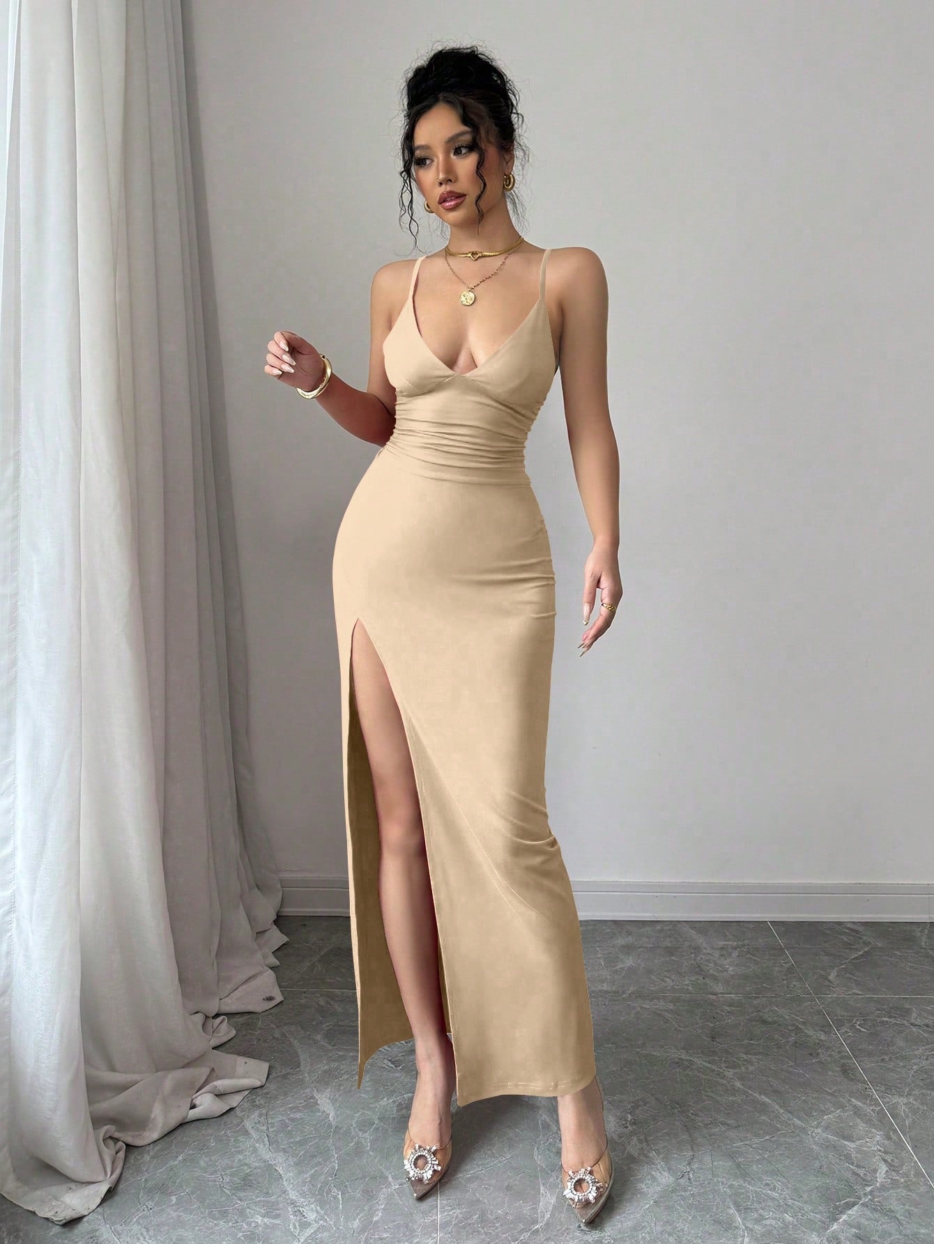 Women’s Ruffle Strap Dress with High Slit, Long Length, Suitable for Parties and Special Occasions
