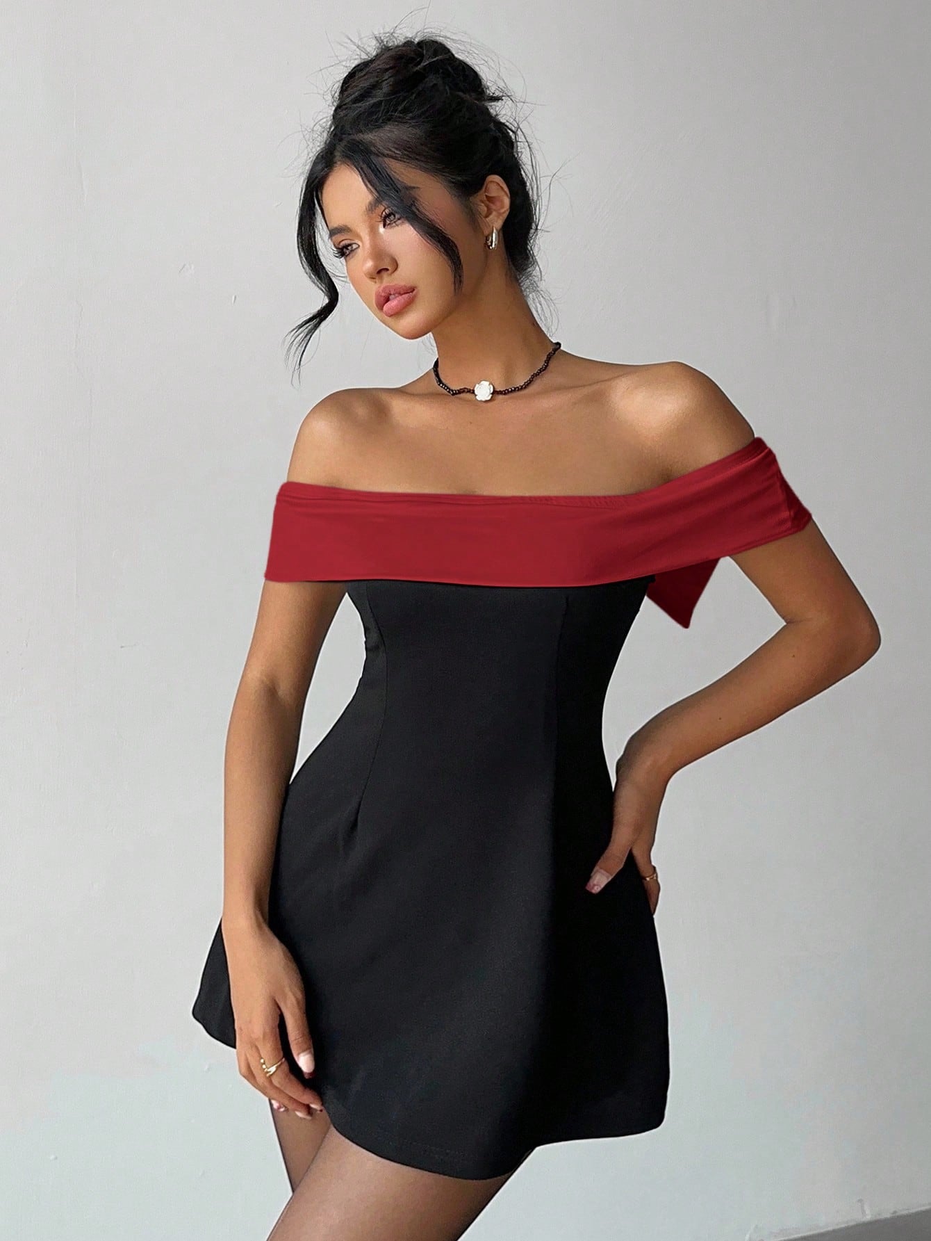 Off-Shoulder Bow Detail Dress for Graduation and Special Occasions